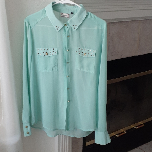 Shirt - Picture 1 of 6